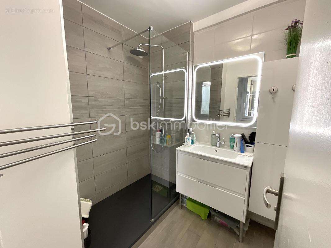 Appartement à LOGNES