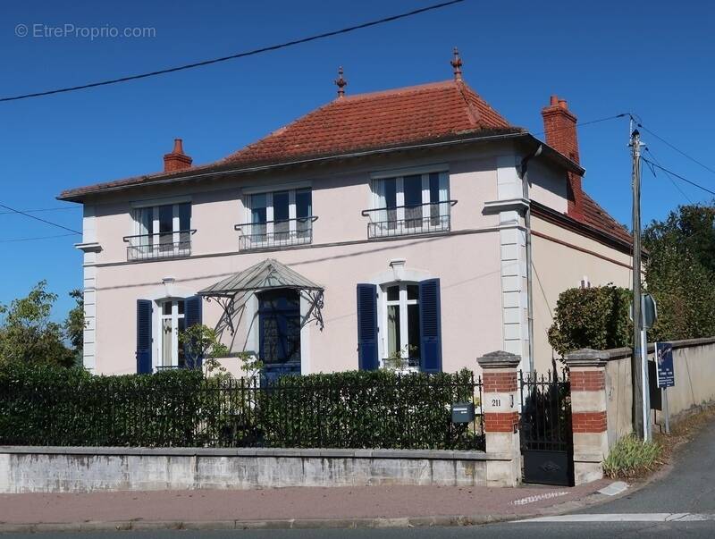 Maison à MONTLUCON