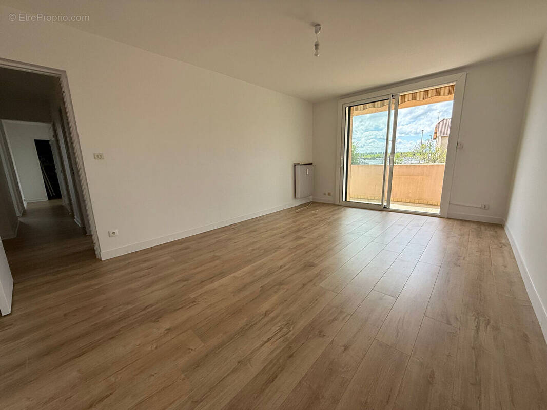 Appartement à CHARLIEU