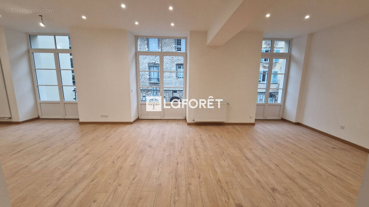 Appartement à SALINS-LES-BAINS