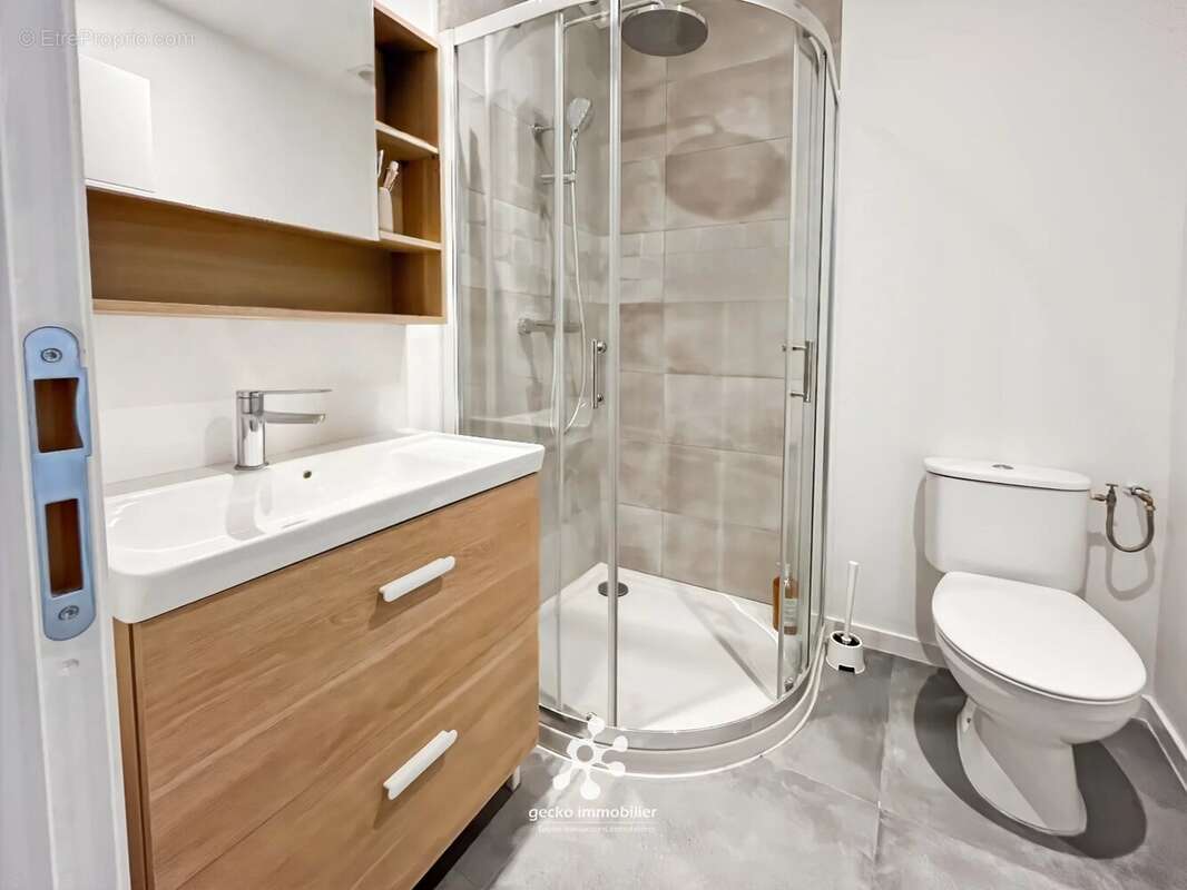 Appartement à CONTES