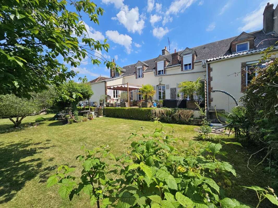 Maison à FERRIERES-EN-GATINAIS