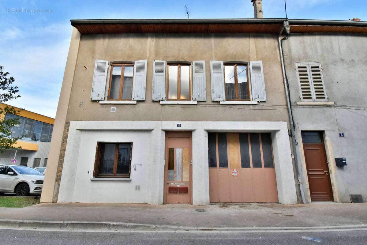 Appartement à LA TOUR-DU-PIN