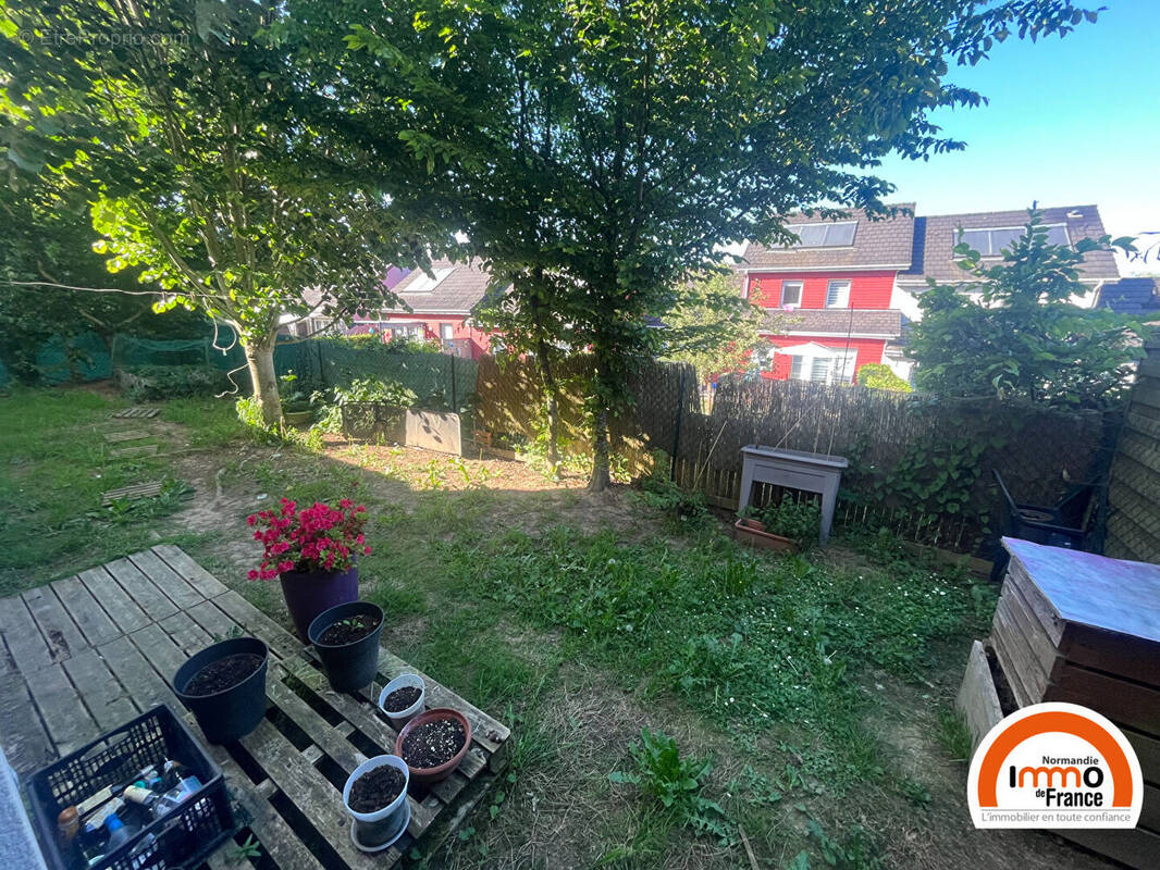 Appartement à LE MESNIL-ESNARD