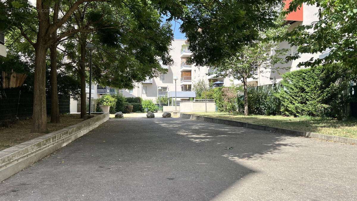 Appartement à PIERRE-BENITE