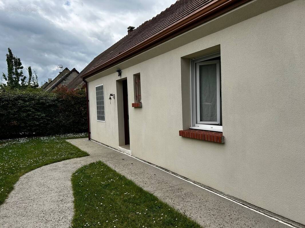 Maison à GRANDVILLIERS