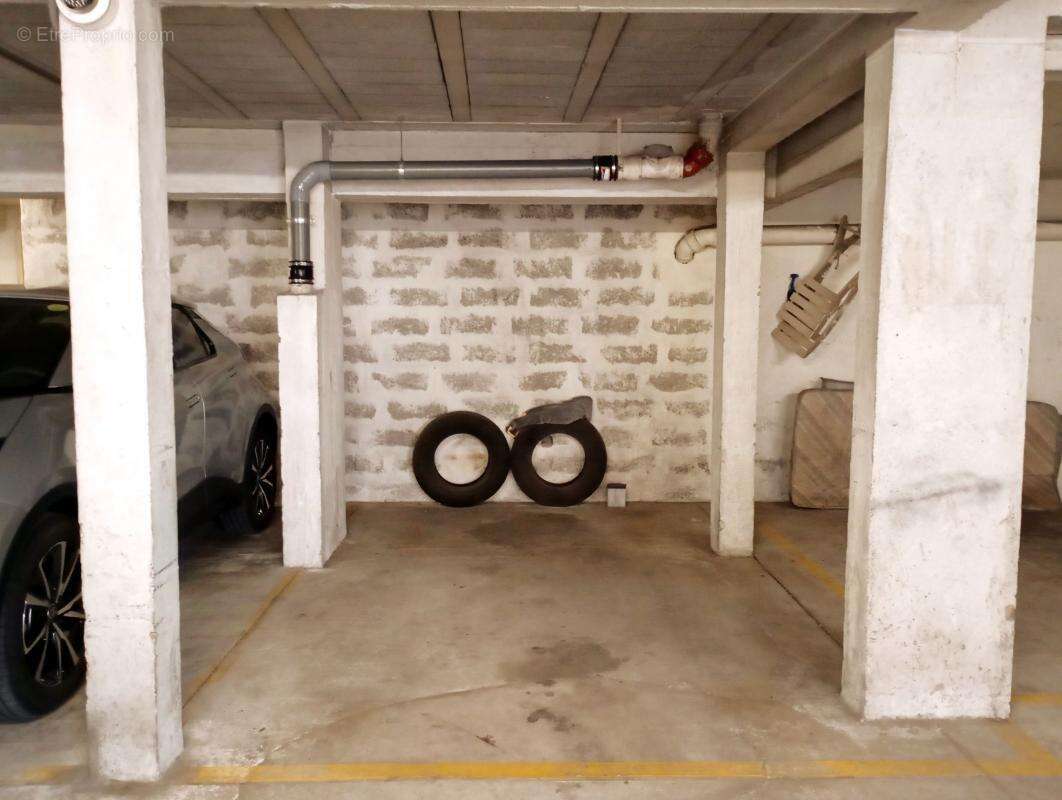 Parking à CANNES