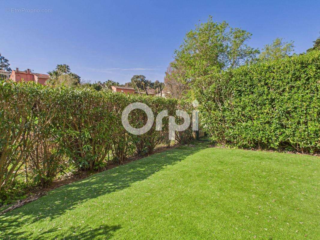 Appartement à MANDELIEU-LA-NAPOULE