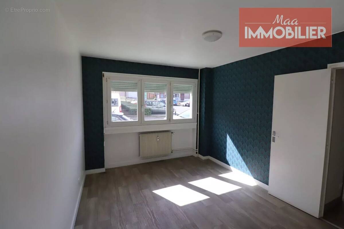 Appartement à LE CHAMBON-FEUGEROLLES