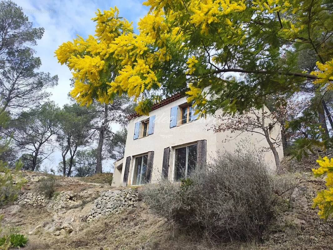 Maison à VARAGES
