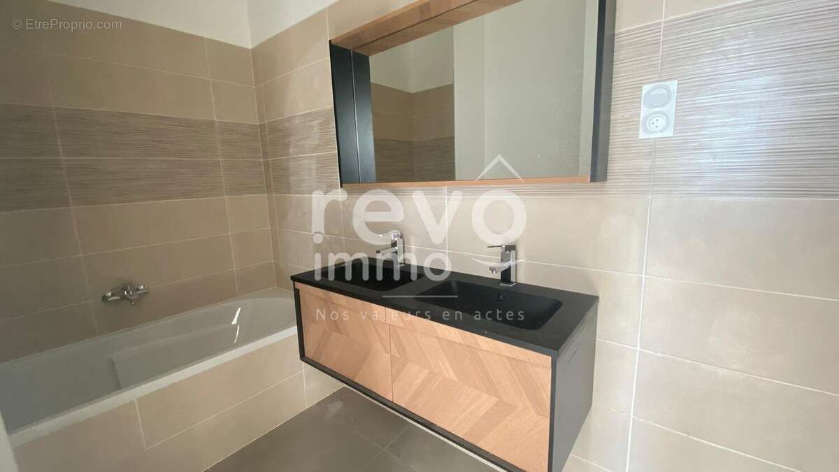 Appartement à PAULHAN
