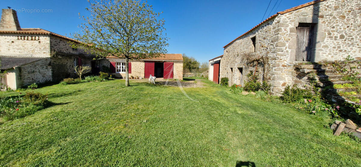 Maison à SAINT-FLORENT-DES-BOIS