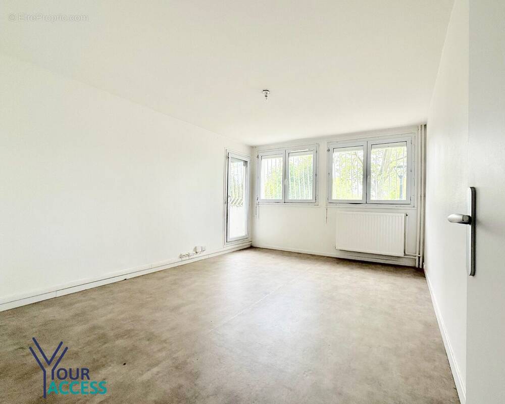 Appartement à MEYZIEU