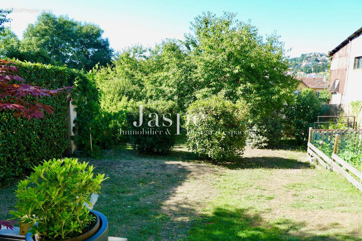 Maison à SAINT-PRIEST-EN-JAREZ