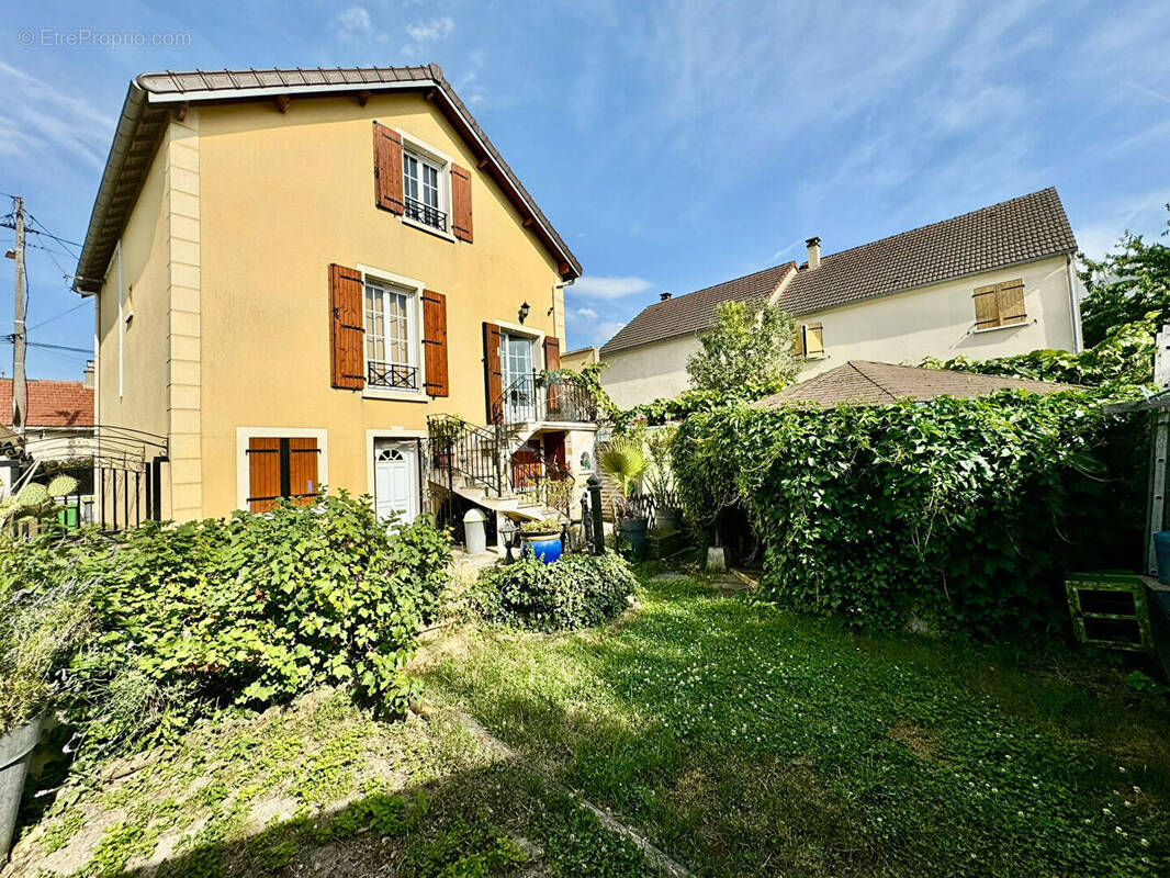 Maison à LIMEIL-BREVANNES