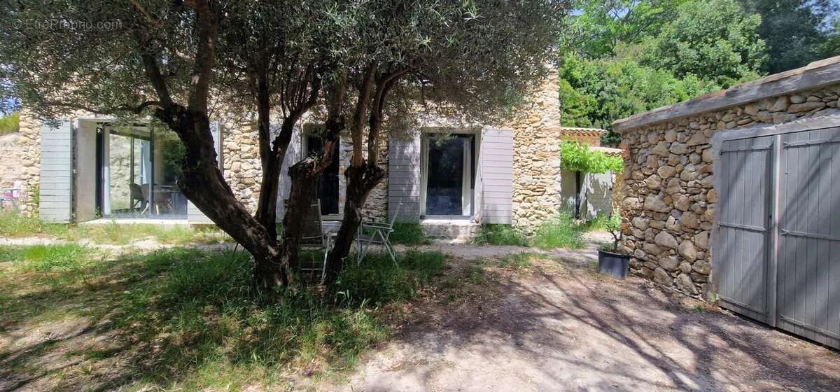 Maison à LE CASTELLET