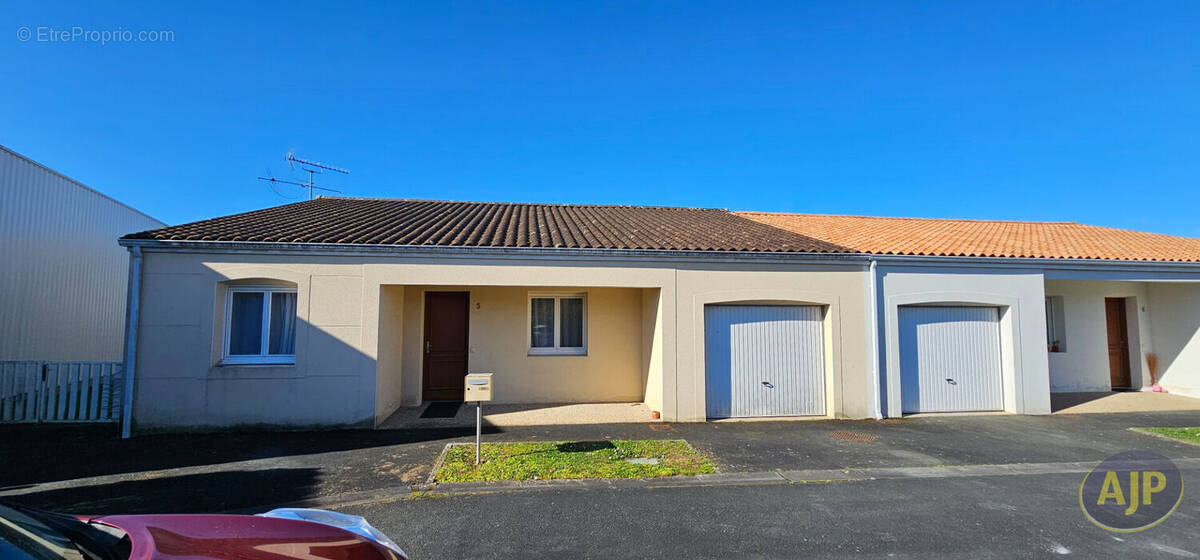 Maison à SAINTES