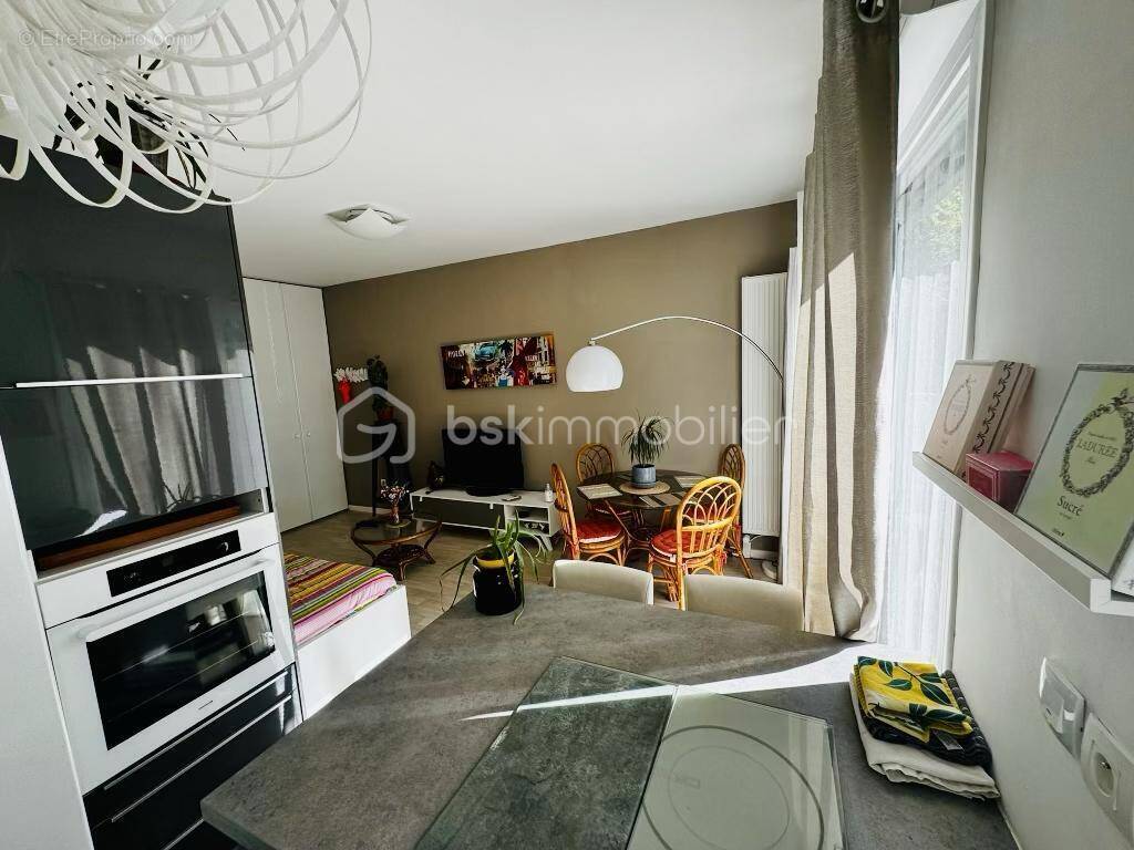 Appartement à L&#039;HAY-LES-ROSES