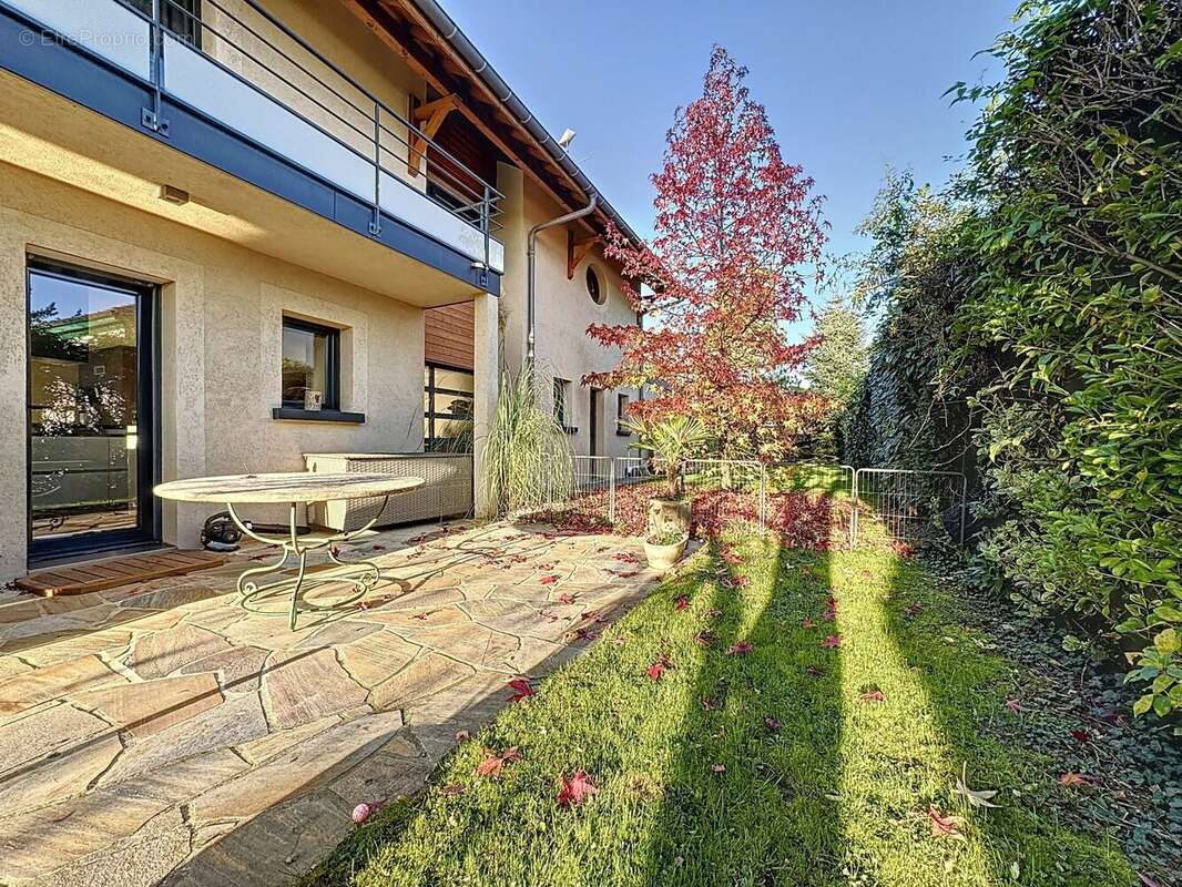 Maison à PREVESSIN-MOENS
