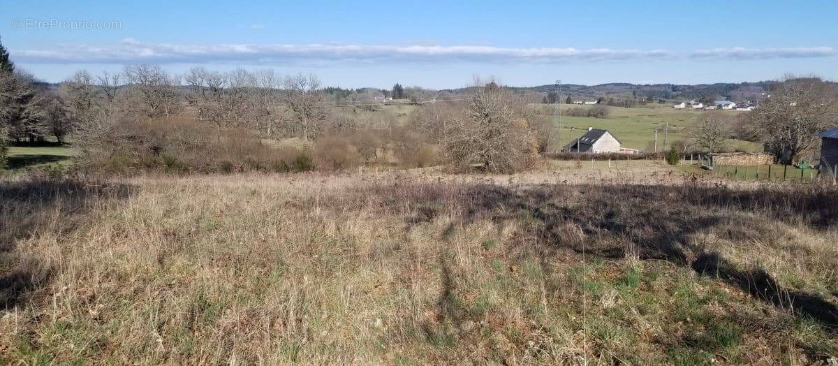 Terrain à MAUSSAC