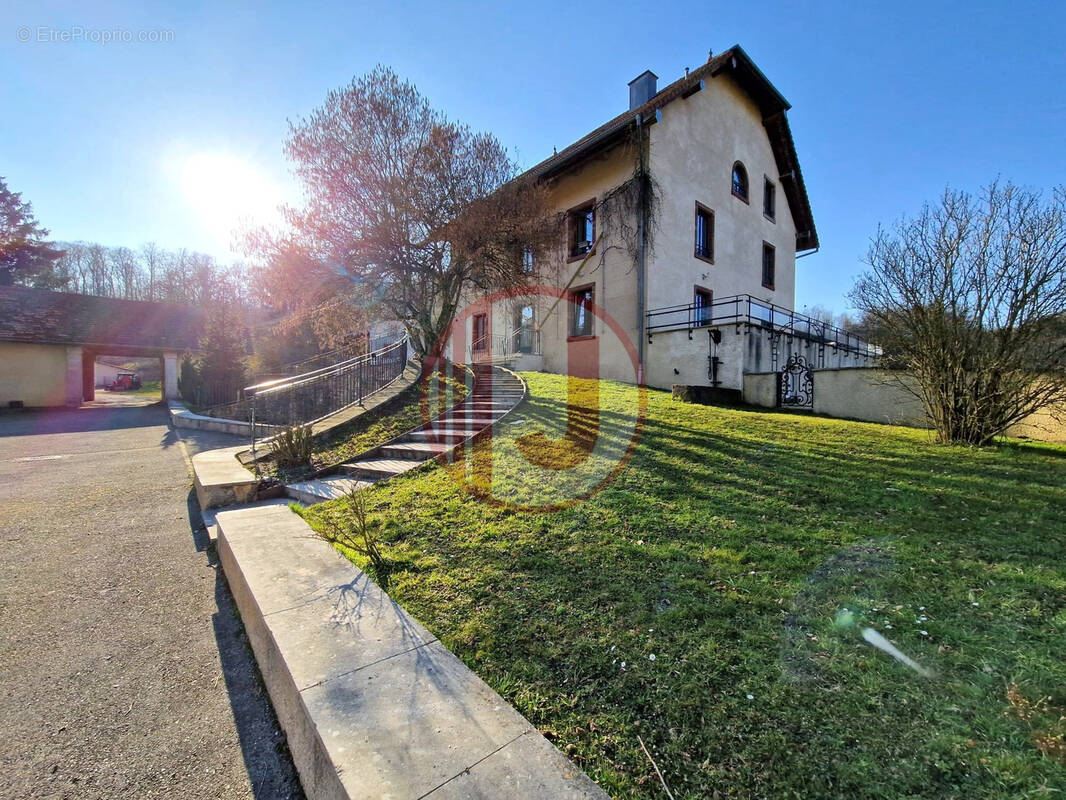 Appartement à DUNG