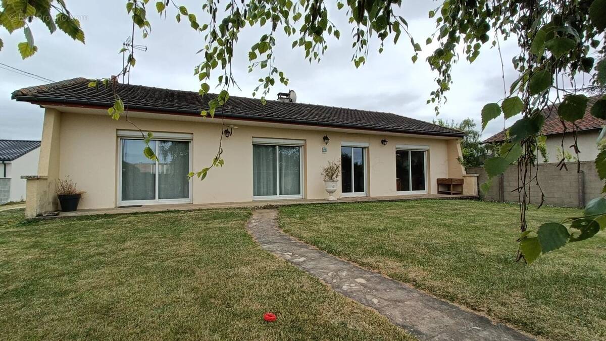 Maison à NEUVILLE-DE-POITOU