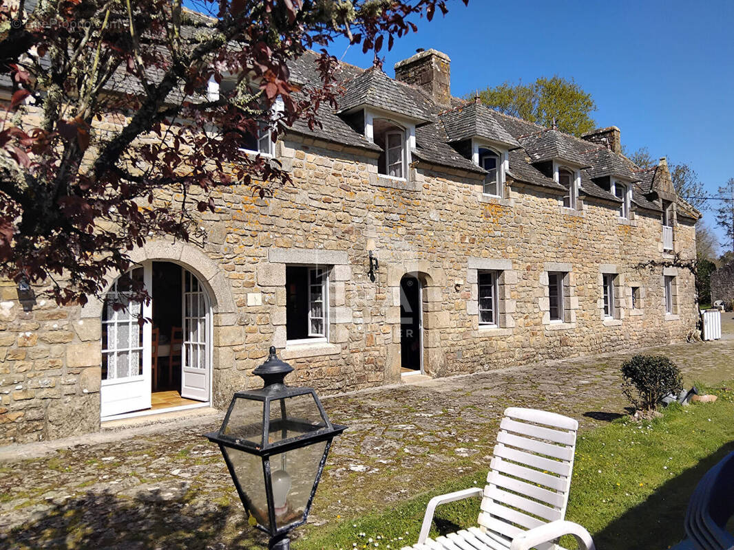 Maison à PLOEMEL