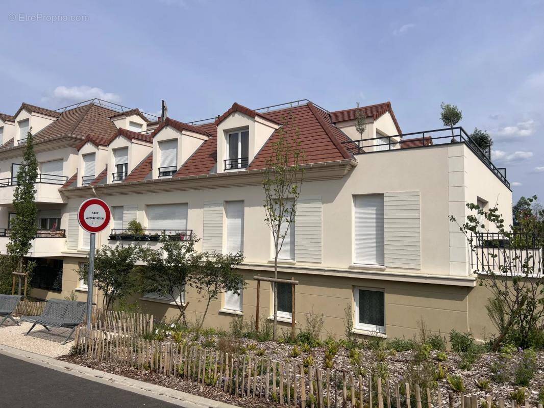 Appartement à LES CLAYES-SOUS-BOIS
