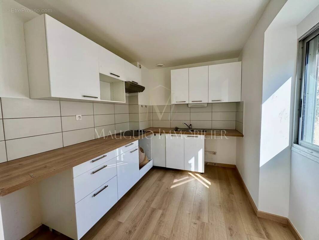 Appartement à MAUGUIO