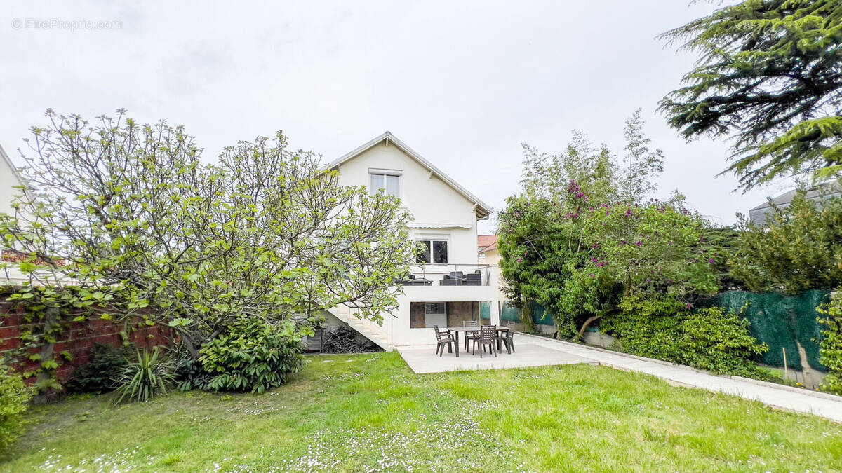 Maison à YERRES