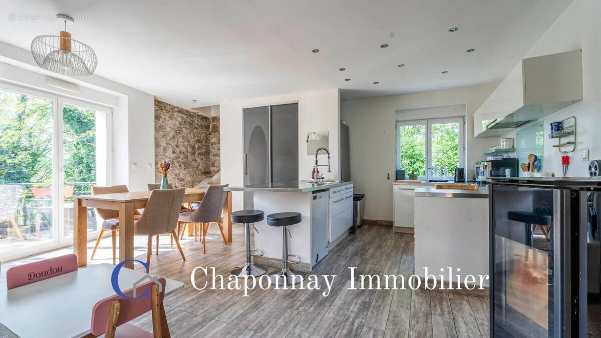 Appartement à SIMANDRES