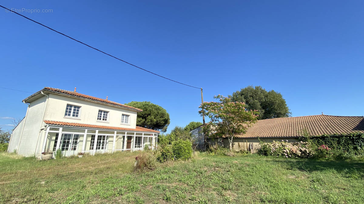 Maison à CHENAC-SAINT-SEURIN-D&#039;UZET
