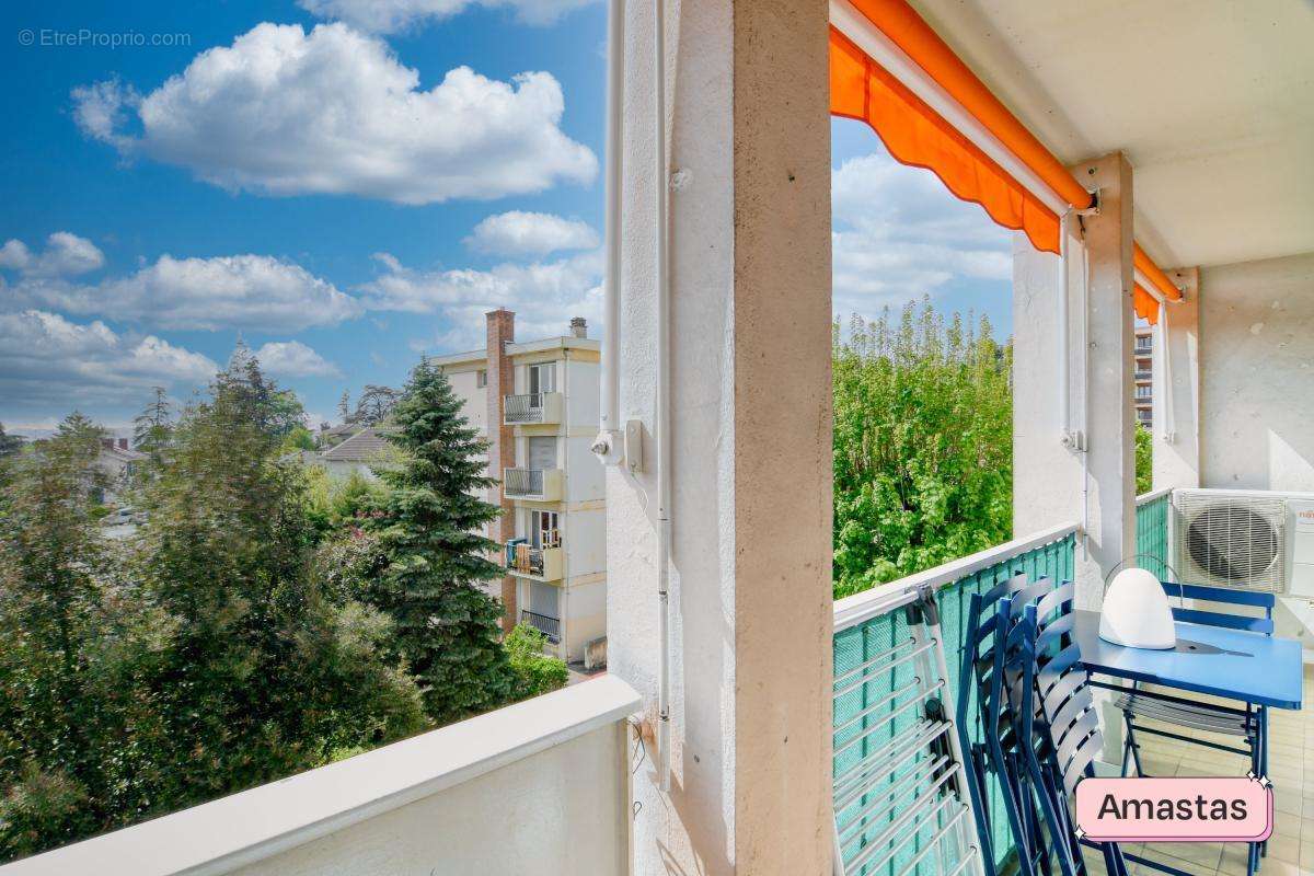Appartement à OULLINS