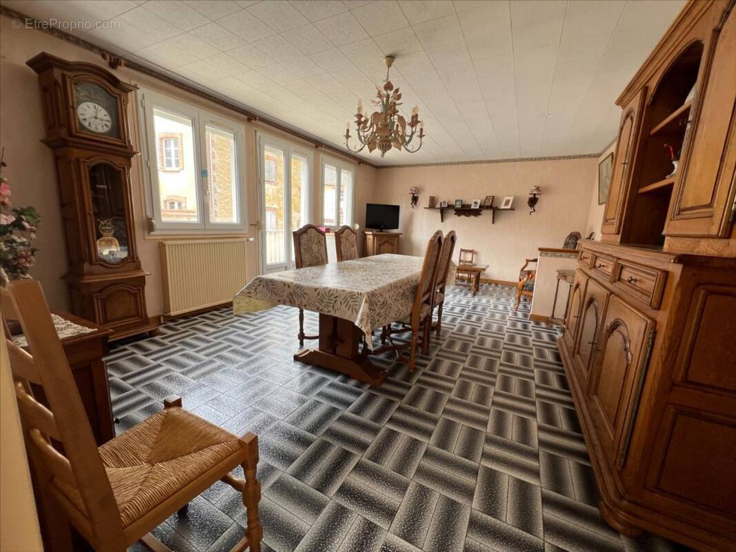 Maison à MAILLY-CHAMPAGNE