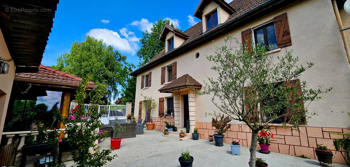 Maison à LES ABRETS