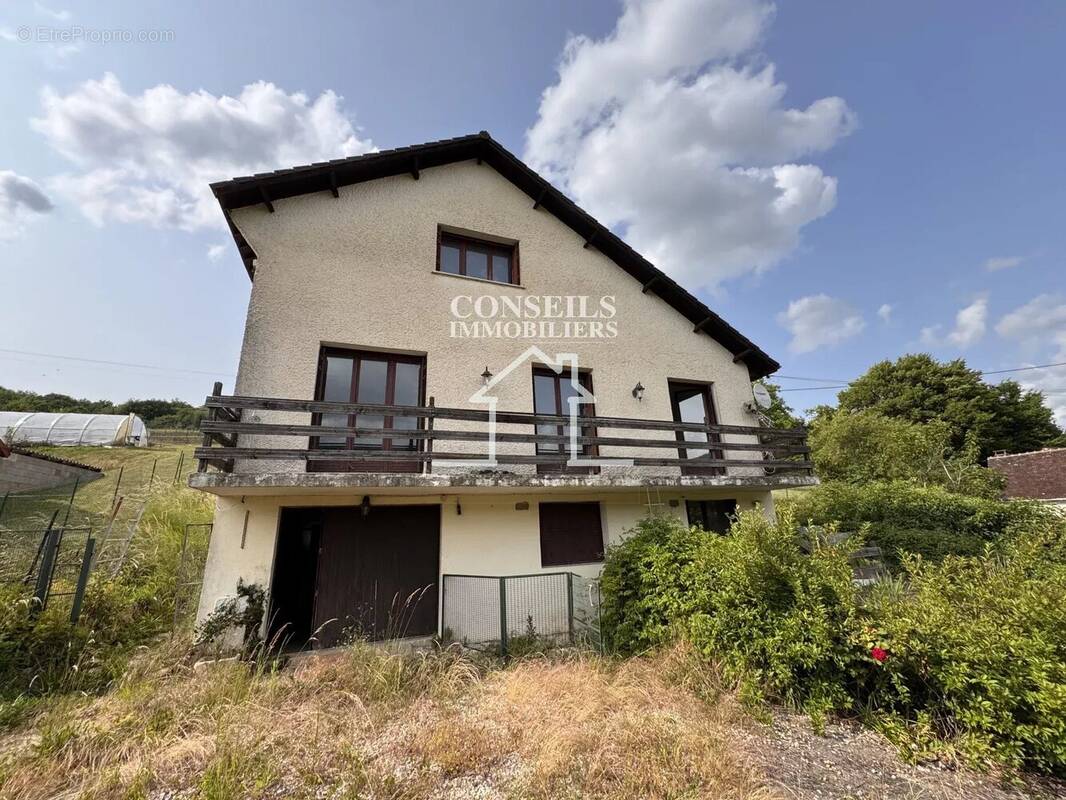 Maison à SAINT-JULIEN-DU-SAULT