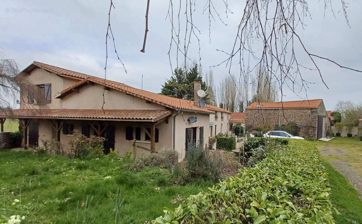 Maison à SAINT-MESMIN