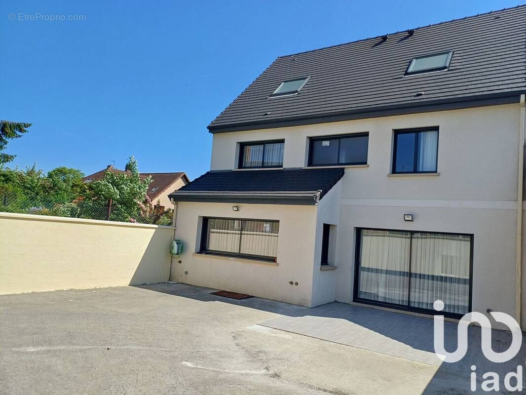 Photo 1 - Maison à SAINT-JUST-EN-CHAUSSEE