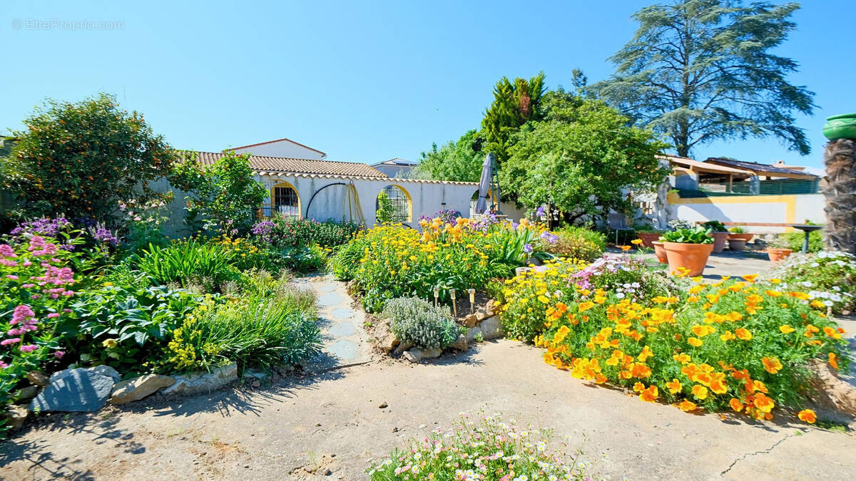 Maison à VILLENEUVE-LES-BEZIERS