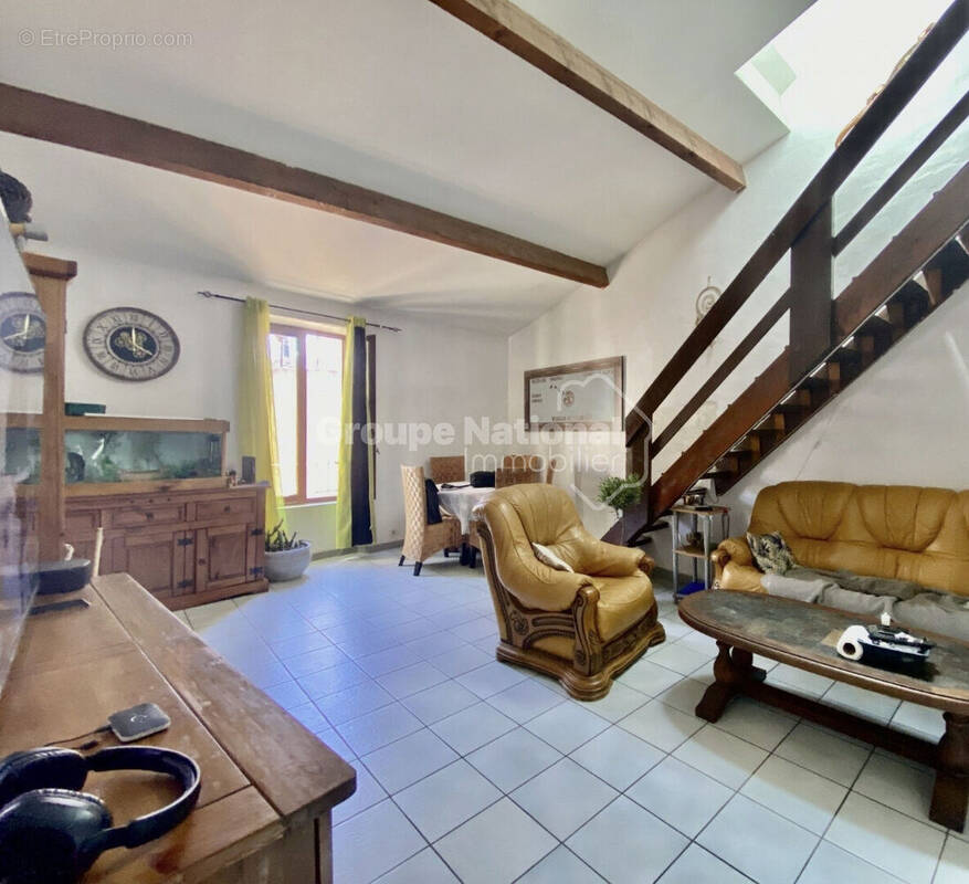 Appartement à ARAMON