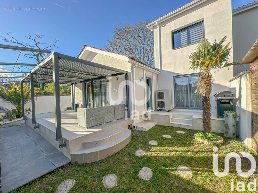 Photo 1 - Maison à BLANQUEFORT