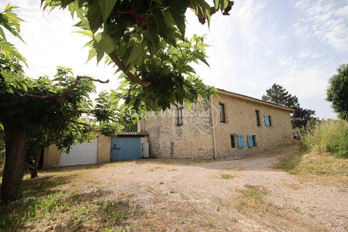 Maison à CRESTET
