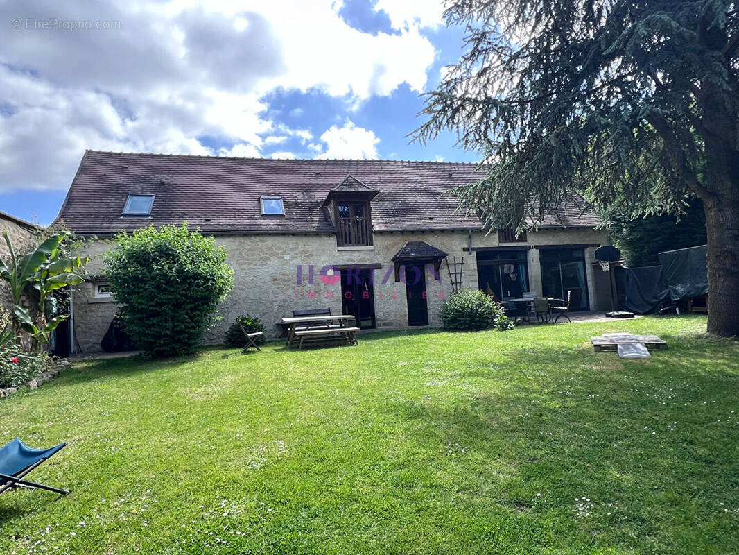 Maison à LA CHAPELLE-EN-SERVAL