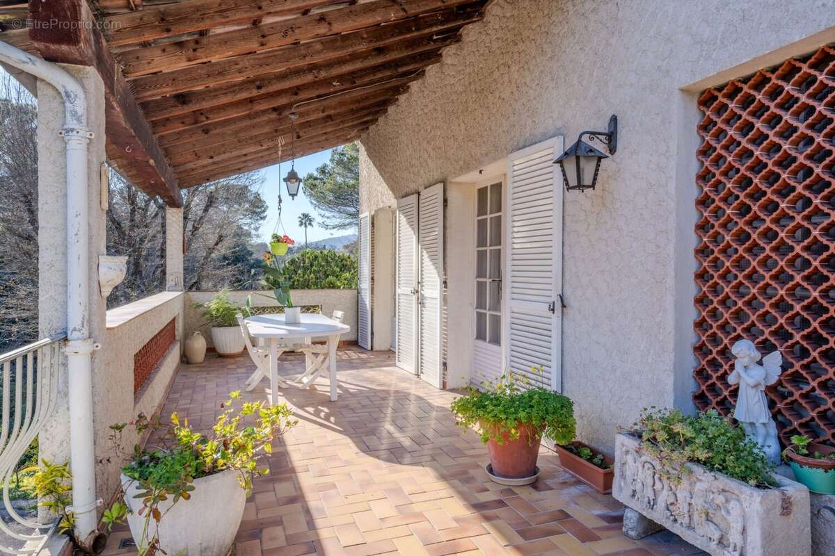 Maison à MOUGINS
