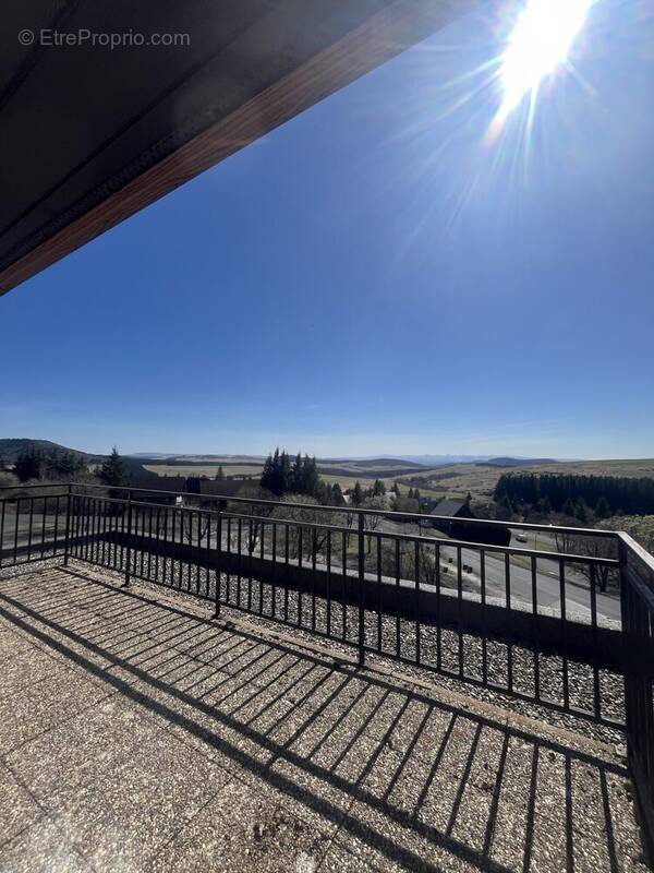Appartement à BESSE-ET-SAINT-ANASTAISE