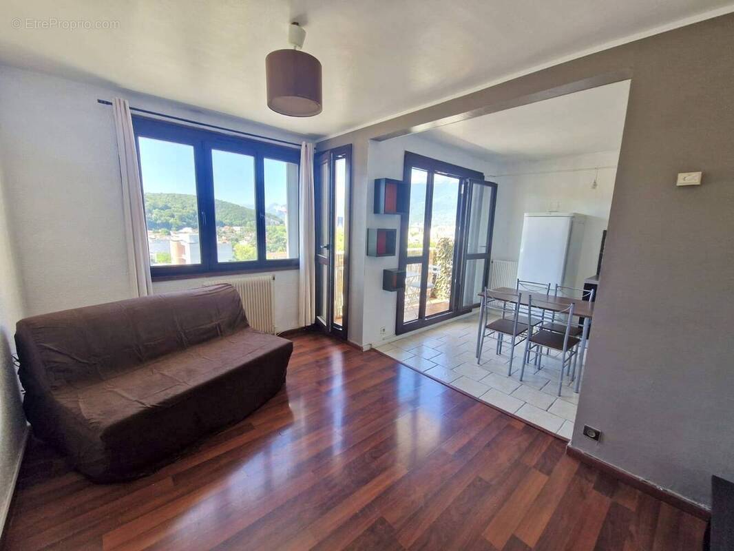 Appartement à ECHIROLLES