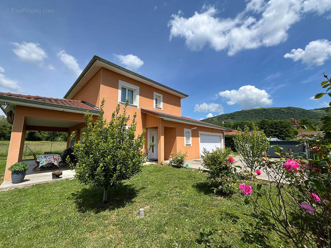 Maison à LAGNIEU