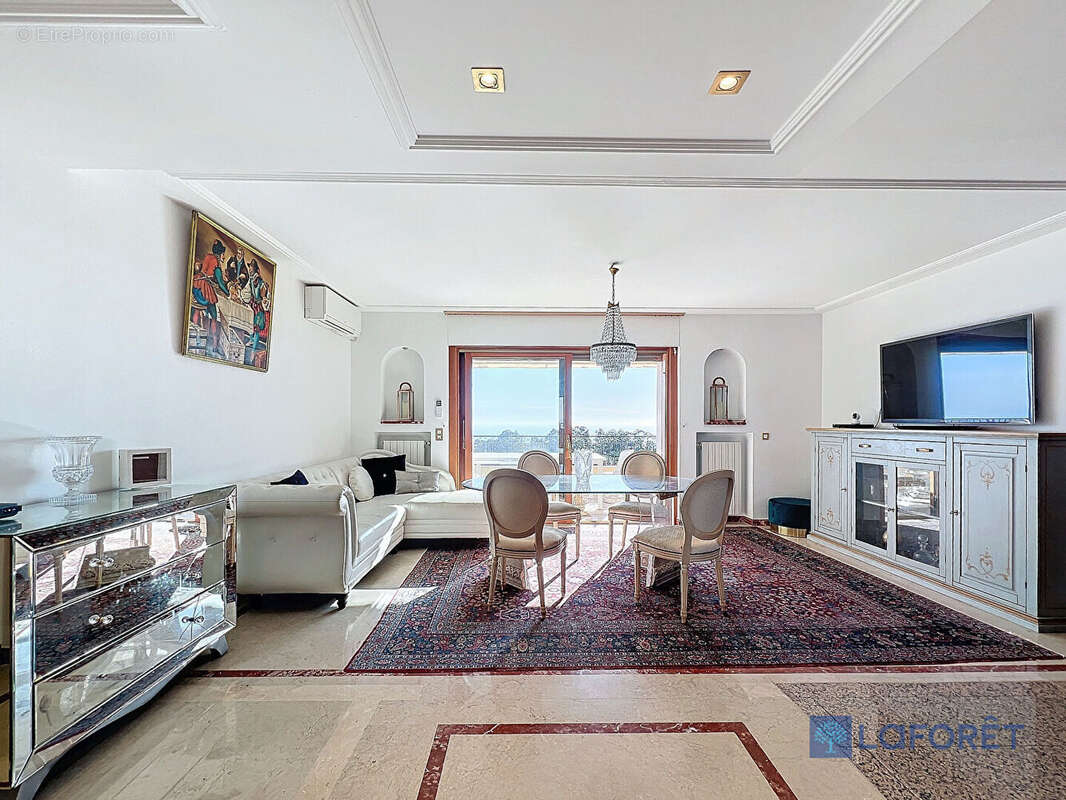 Appartement à EZE