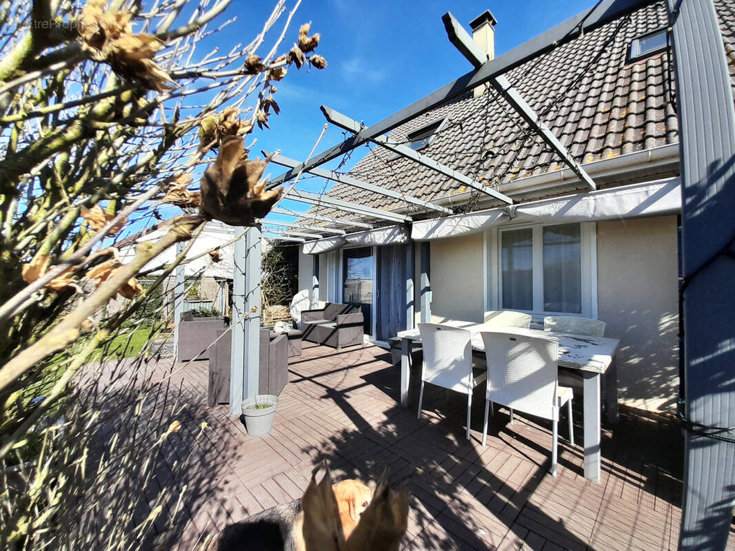 Maison à AUNEAU