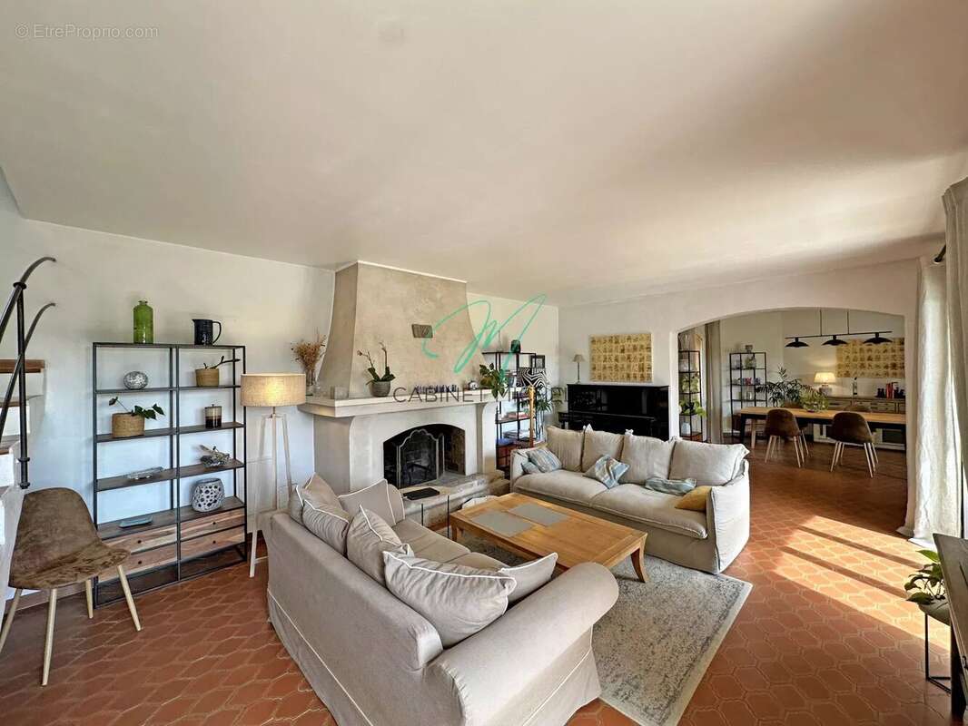 Maison à ROQUEFORT-LES-PINS